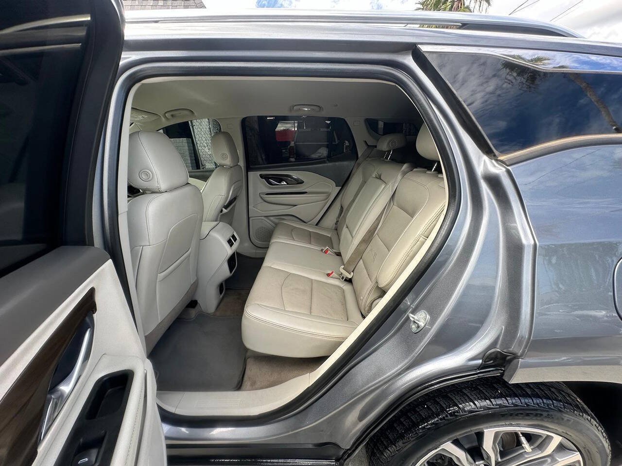 Used 2019 GMC Terrain Denali w/ Driver Alert Package II FWD image 17