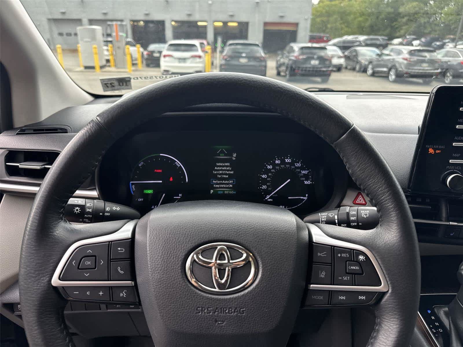 Used 2022 Toyota Sienna XLE FWD image 18