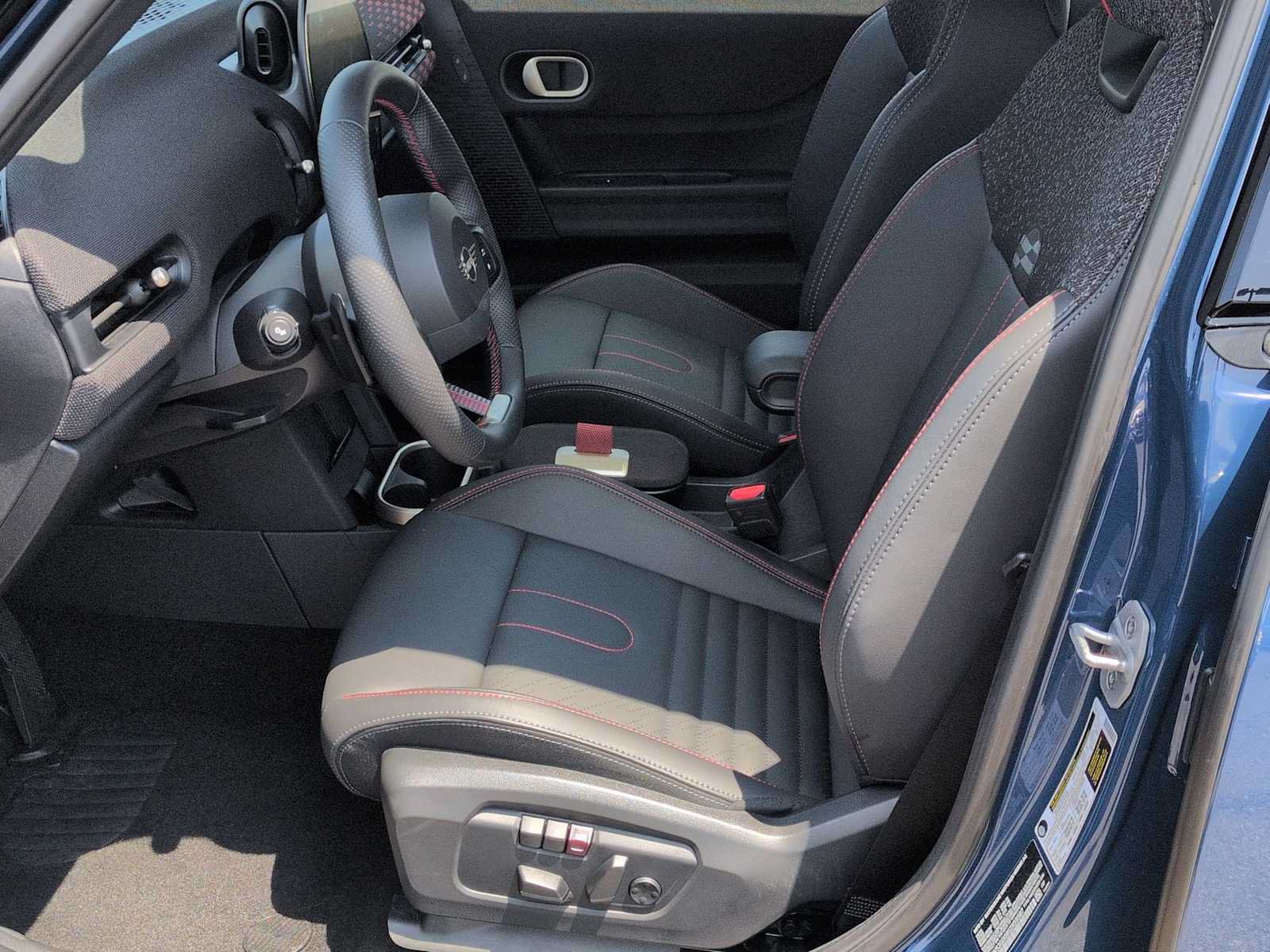 Certified 2025 MINI Cooper S FWD image 17