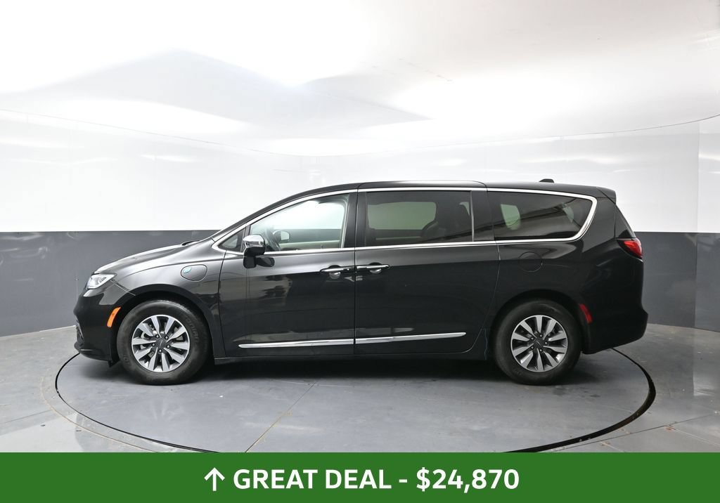 Used 2023 Chrysler Pacifica Limited FWD image 12