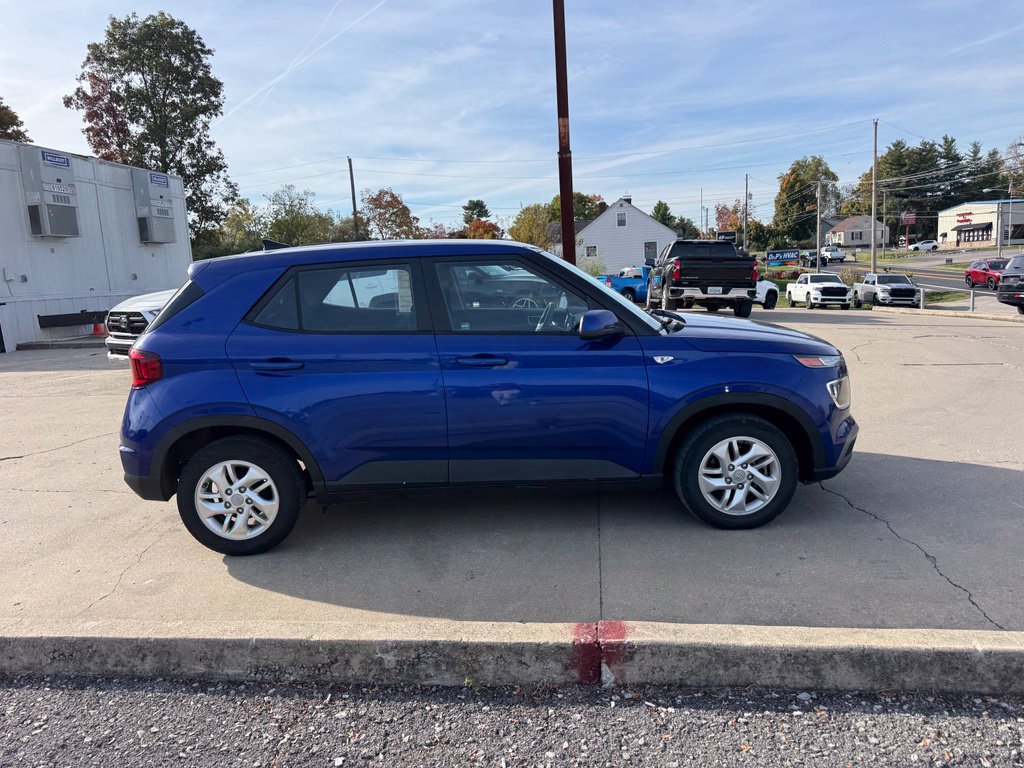Used 2021 Hyundai Venue SE FWD image 5