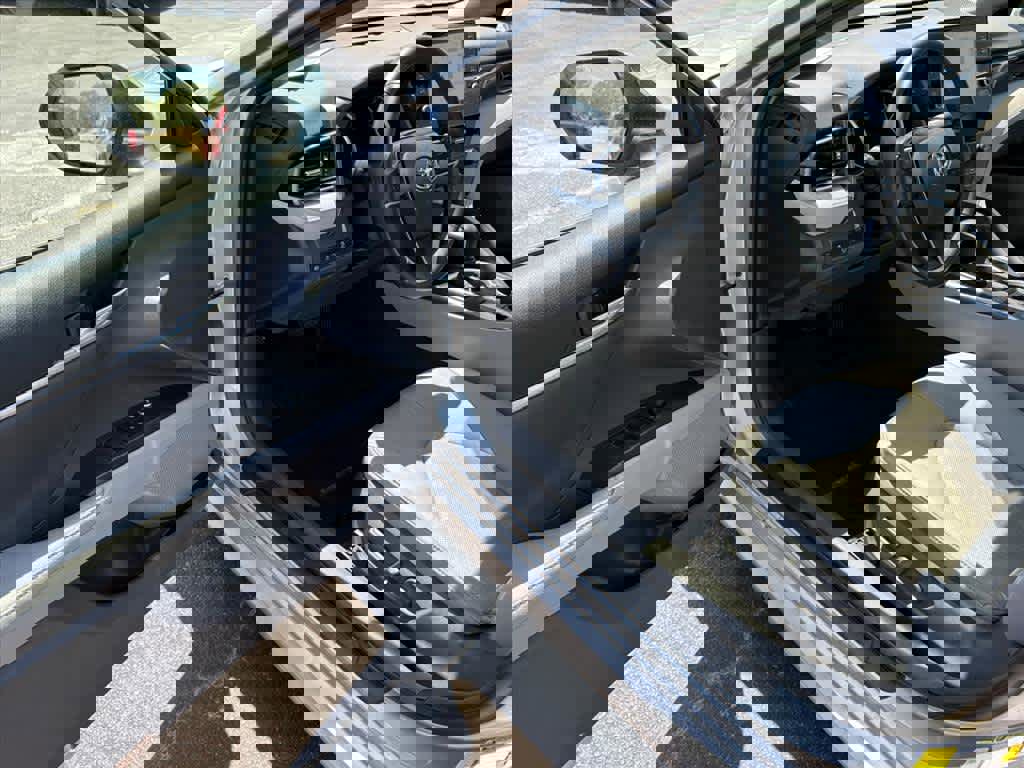 Used 2021 Toyota Camry XLE FWD image 20