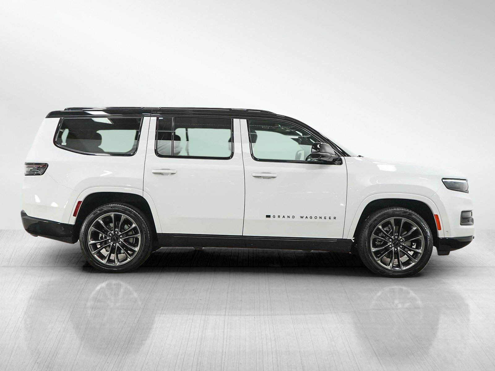 Used 2025 Jeep Grand Wagoneer Series II Obsidian w/ Quick Order Packagew 28T AWD/4WD image 6