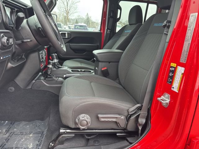 Certified 2025 Jeep Wrangler Unlimited Rubicon 4xe w/ Convenience Group AWD/4WD image 9
