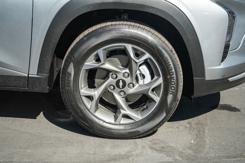 New 2026 Chevrolet Trax LT w/ Sunroof Package FWD image 10