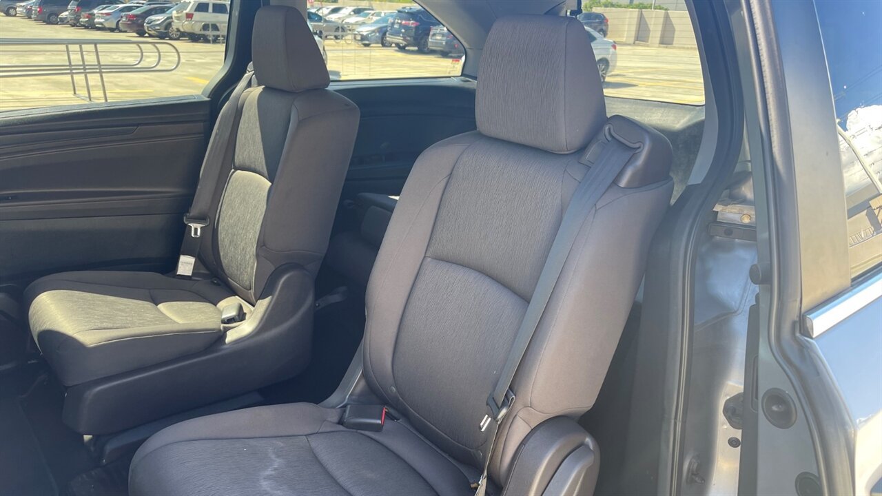 Used 2019 Honda Odyssey LX image 18