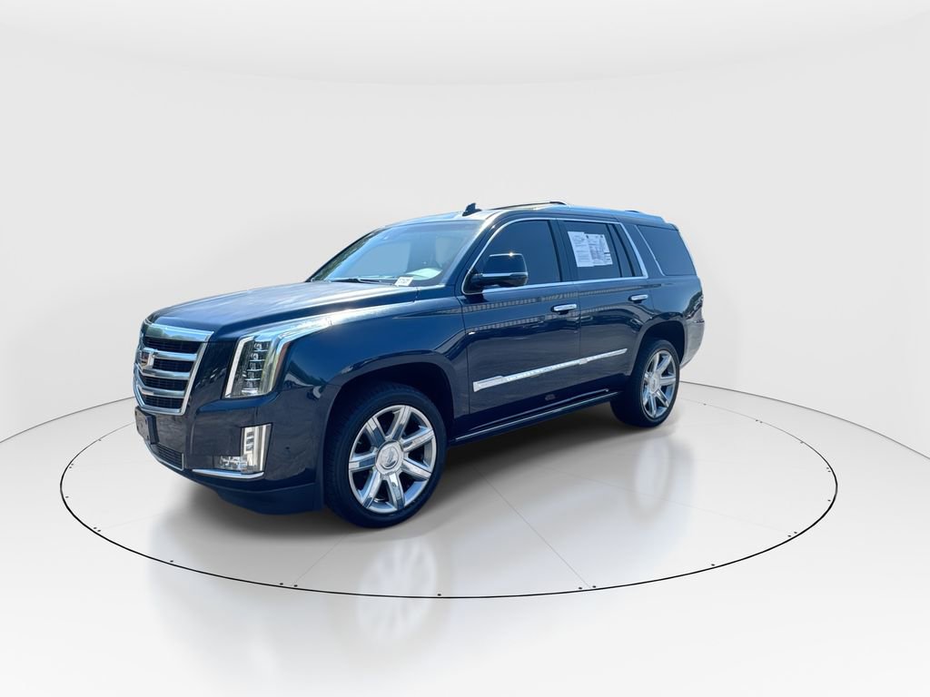 Used 2017 Cadillac Escalade Premium Luxury image 4