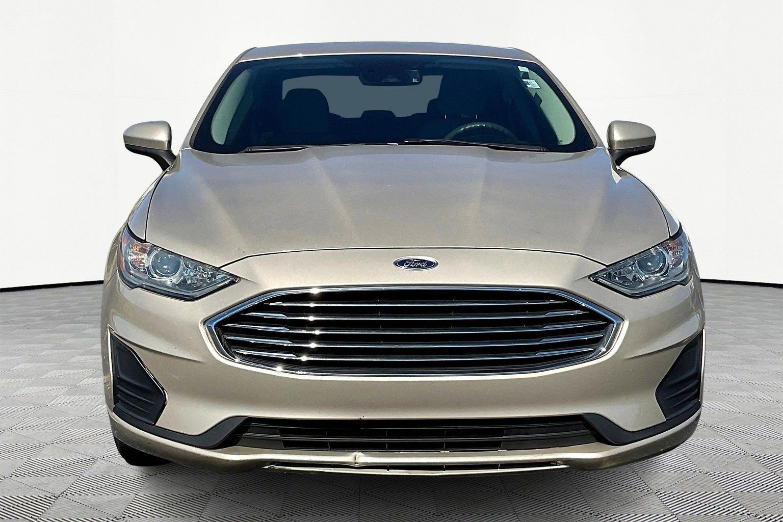 Used 2019 Ford Fusion SE image 3