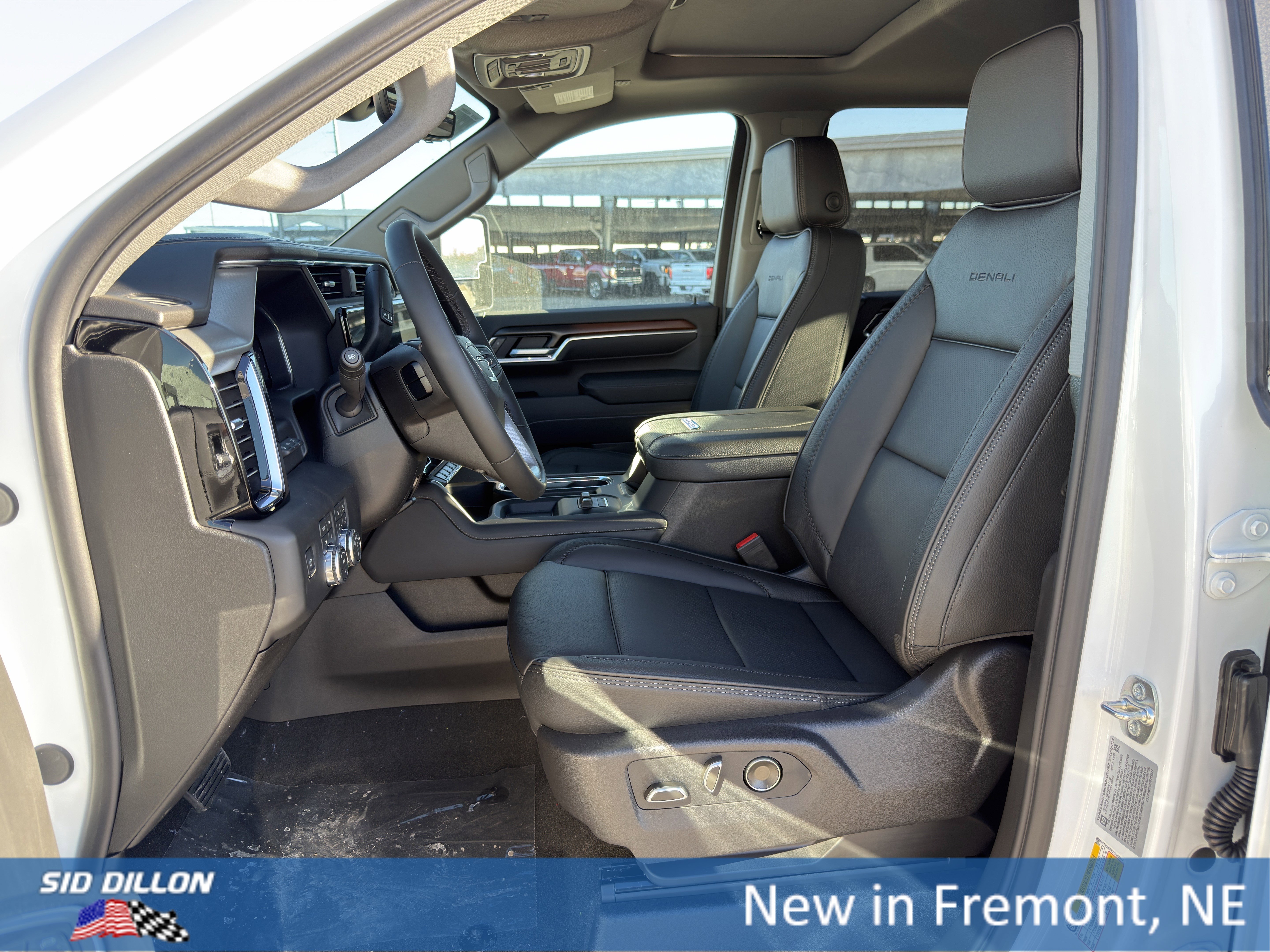 New 2026 GMC Sierra 3500 Denali w/ Denali Reserve Package image 16