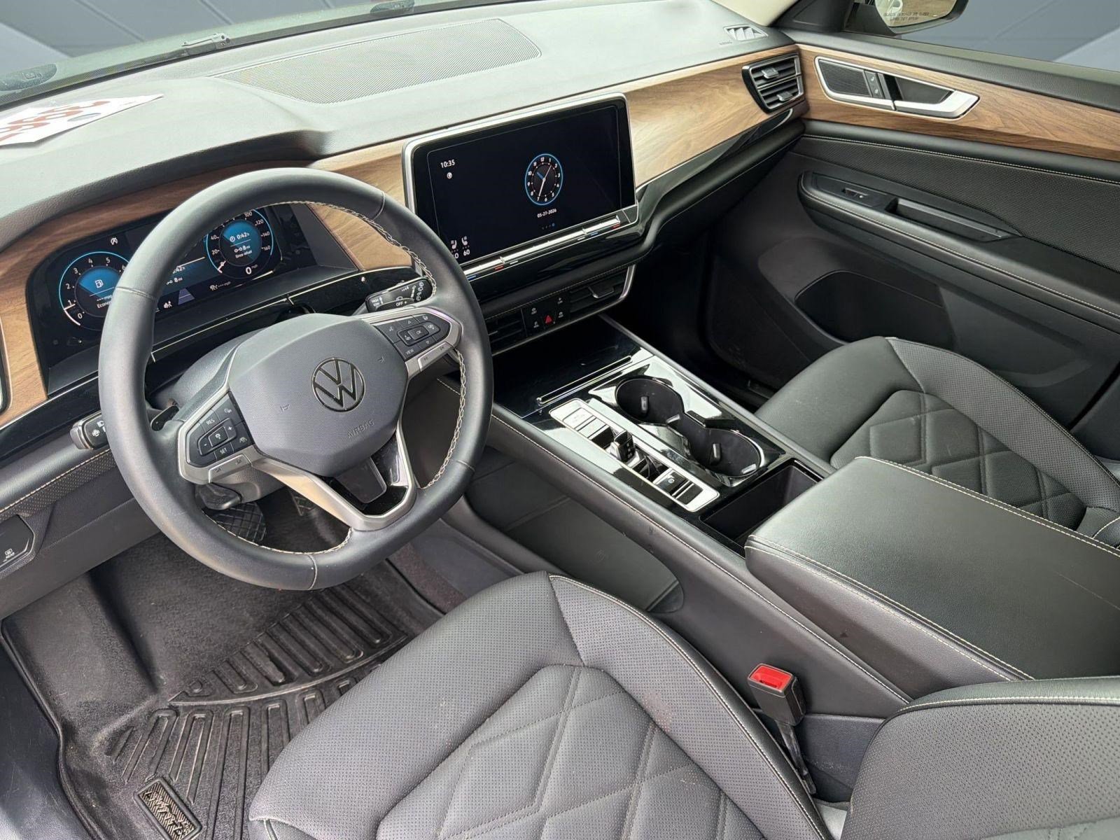 Used 2024 Volkswagen Atlas SE AWD/4WD image 4