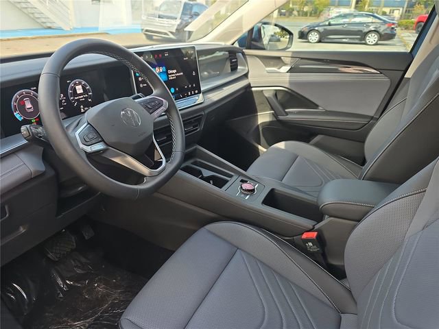 New 2026 Volkswagen Tiguan SE image 13