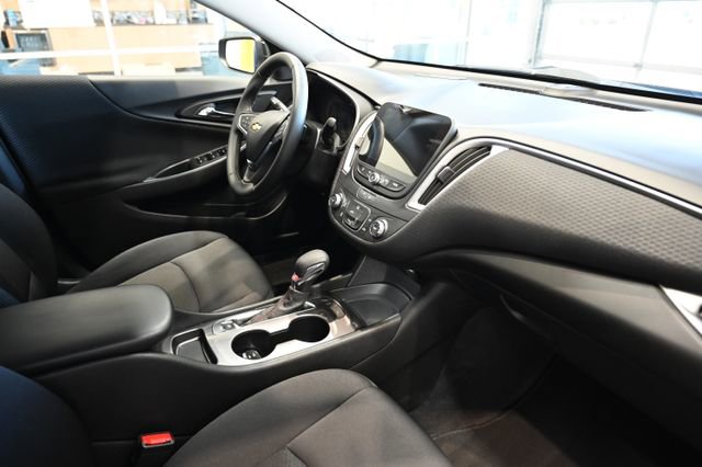 Used 2024 Chevrolet Malibu RS FWD image 13