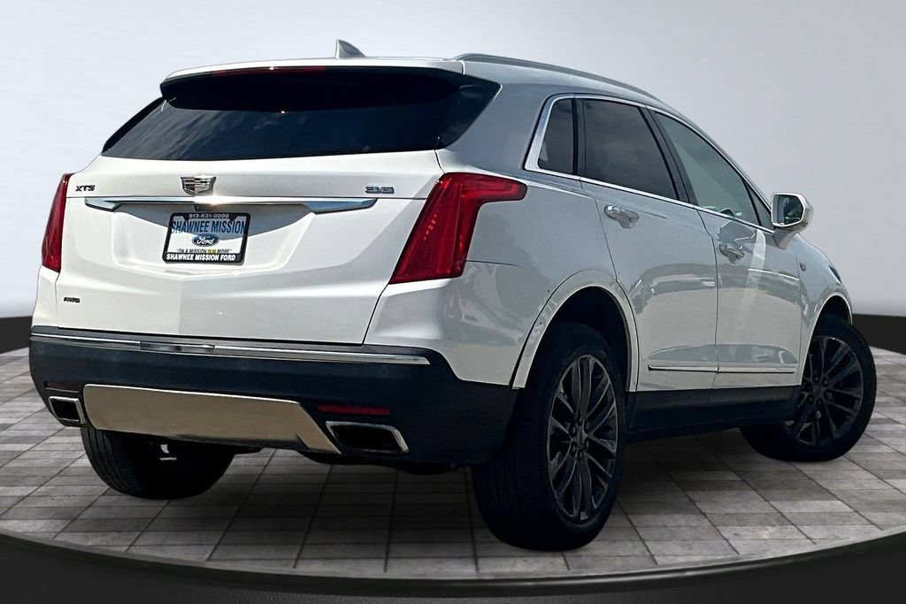 Used 2017 Cadillac XT5 Platinum AWD/4WD image 6