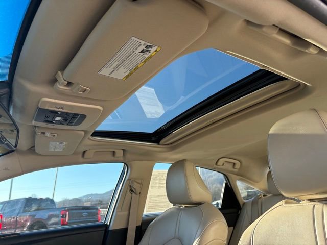 Used 2021 Toyota Avalon XLE image 26