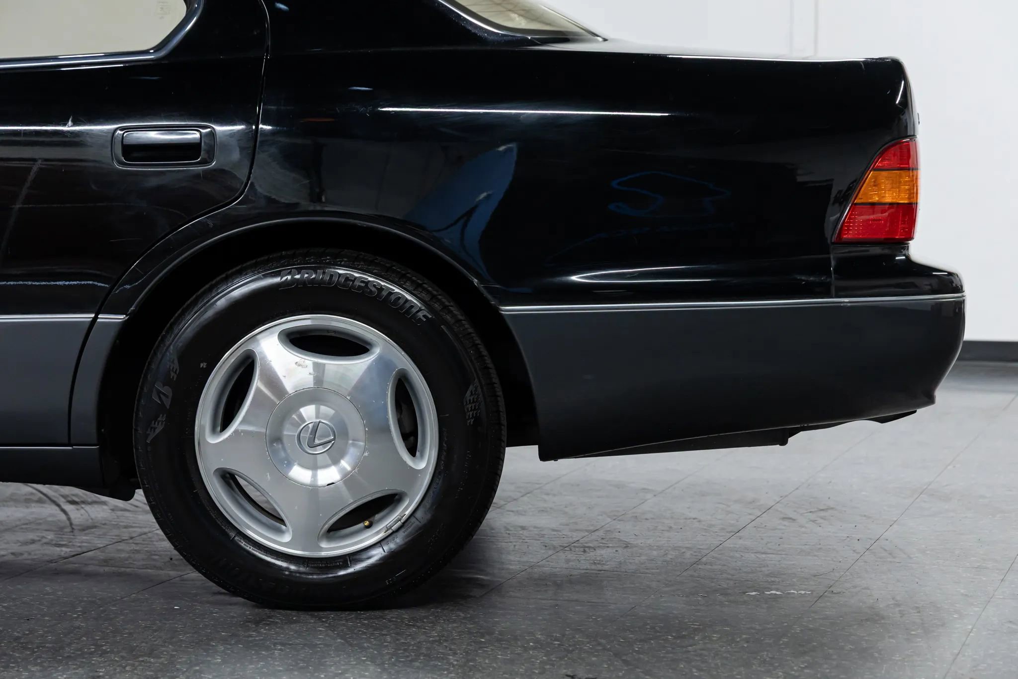 Used 1999 Lexus LS 400 image 11