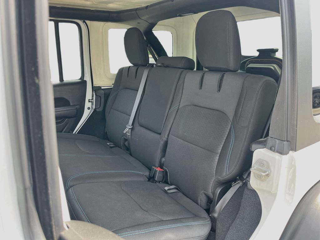 Certified 2022 Jeep Wrangler Unlimited Rubicon 4xe AWD/4WD image 24