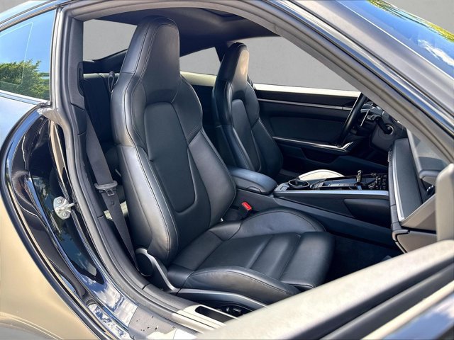 Used 2024 Porsche 911 Carrera 4 AWD/4WD image 9