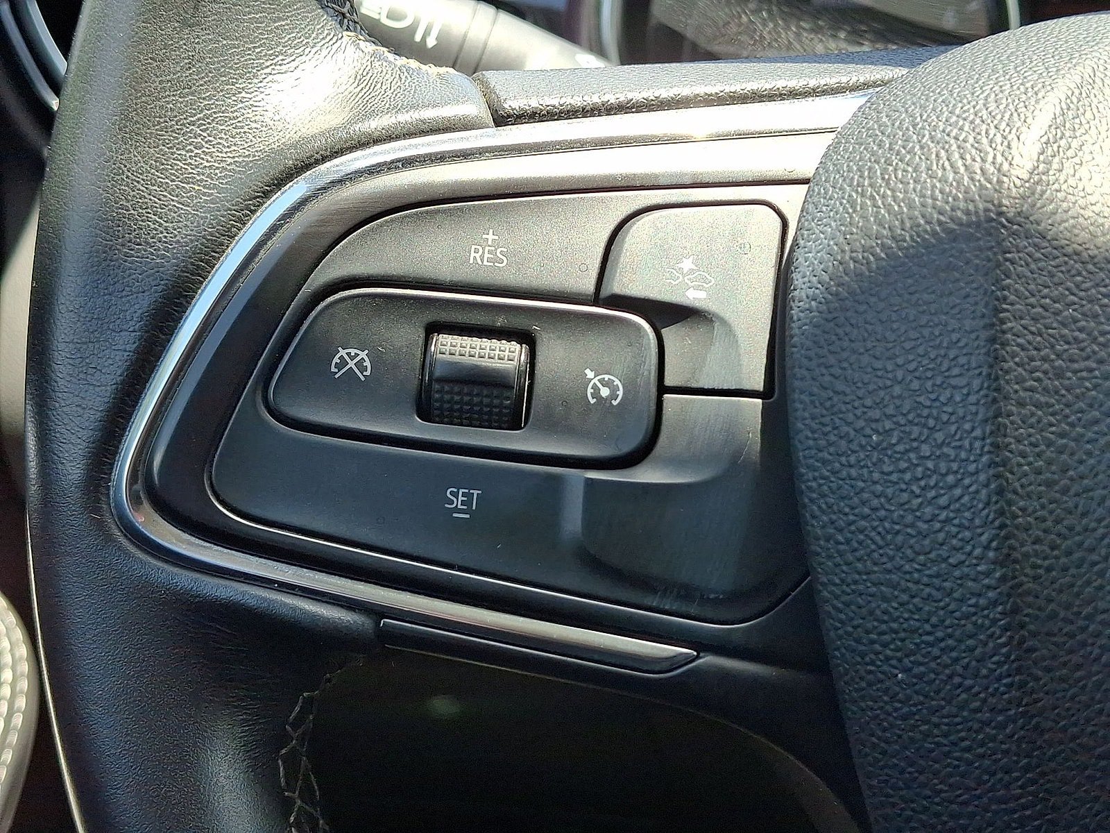 Used 2023 Buick Encore GX Select w/ Sport Touring Package AWD/4WD image 17