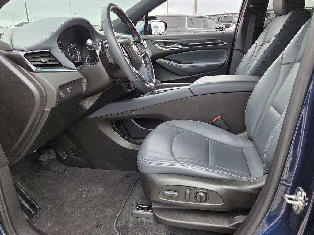 Used 2023 Buick Enclave Essence AWD/4WD image 11