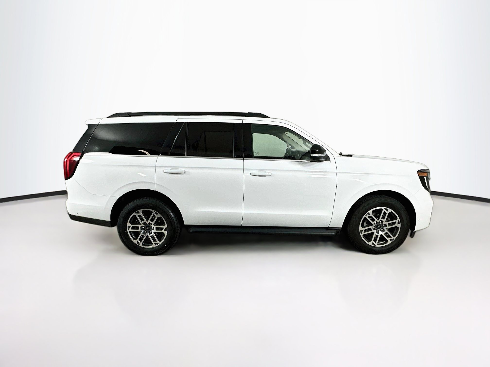 Used 2025 Ford Expedition Active AWD/4WD image 10