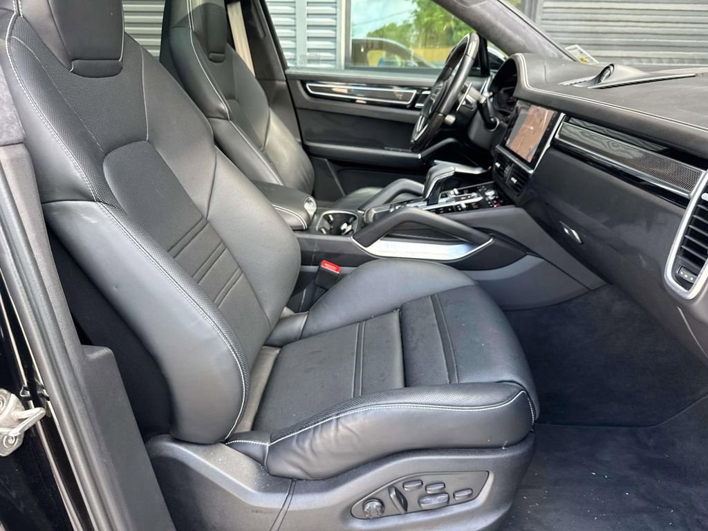 Certified 2023 Porsche Cayenne Turbo image 16
