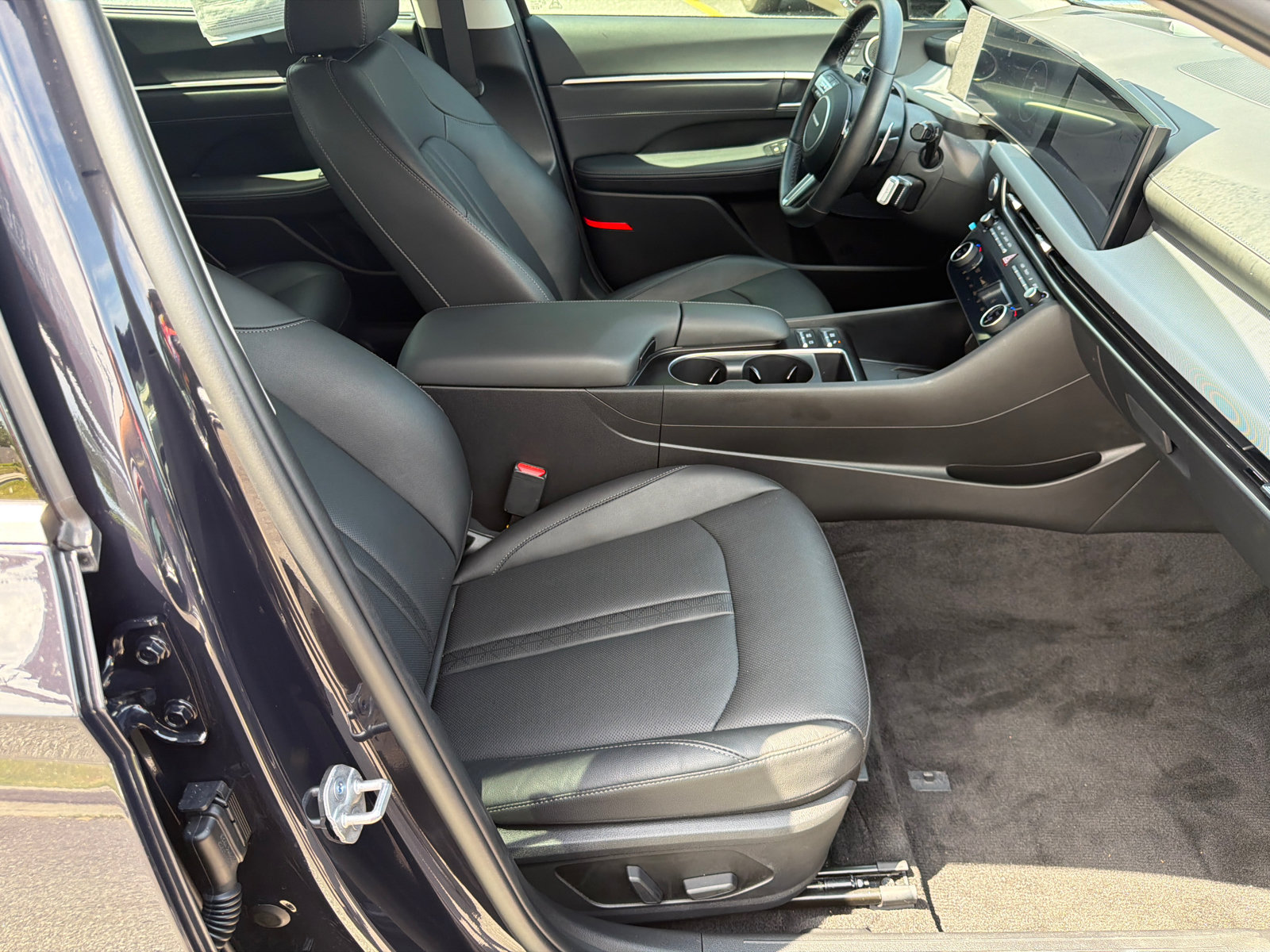 Certified 2025 Hyundai Sonata Limited FWD image 14