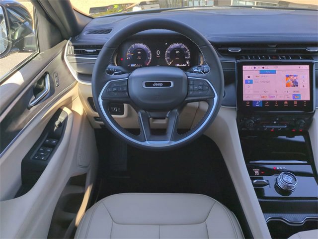 New 2025 Jeep Grand Cherokee Limited w/ Trailer Tow Package image 16