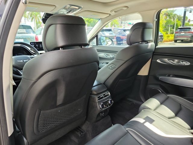 Certified 2023 Genesis Electrified GV70 AWD Advance image 10