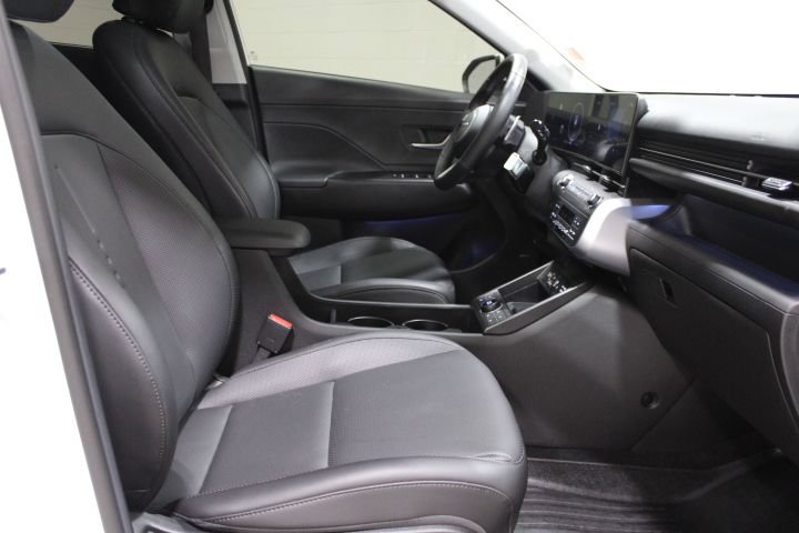 Used 2024 Hyundai Kona Limited FWD image 25