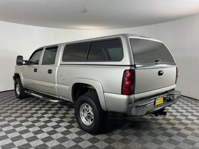 Used 2006 Chevrolet Silverado 2500 W/T w/ Skid Plate Package AWD/4WD image 6