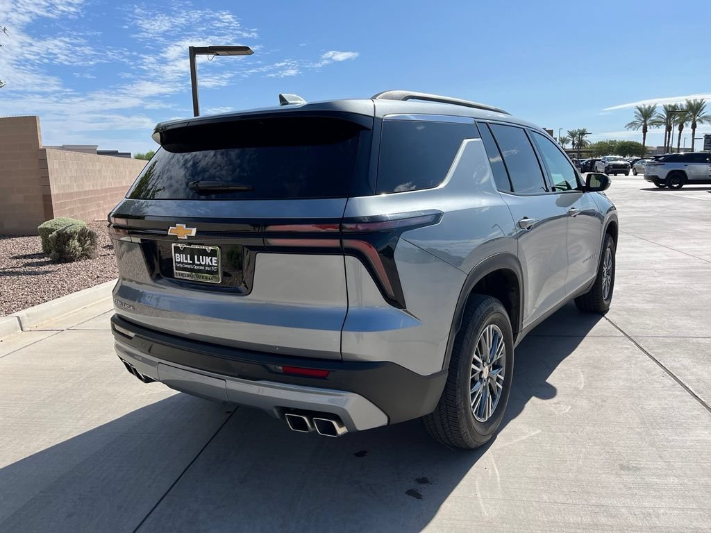 Used 2025 Chevrolet Traverse LT FWD image 10