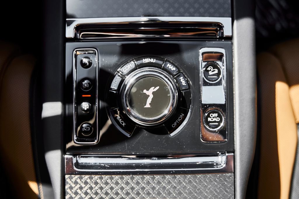 Used 2022 Rolls-Royce Cullinan Black Badge w/ Dark Exterior Package AWD/4WD image 70