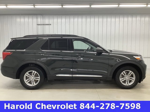 Used 2022 Ford Explorer XLT w/ Equipment Group 202A image 6