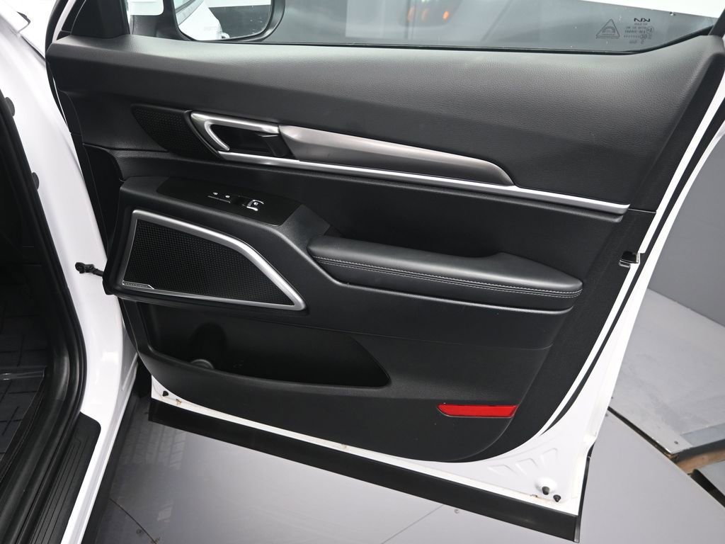 Certified 2024 Kia Telluride S w/ S Sunroof Package image 39