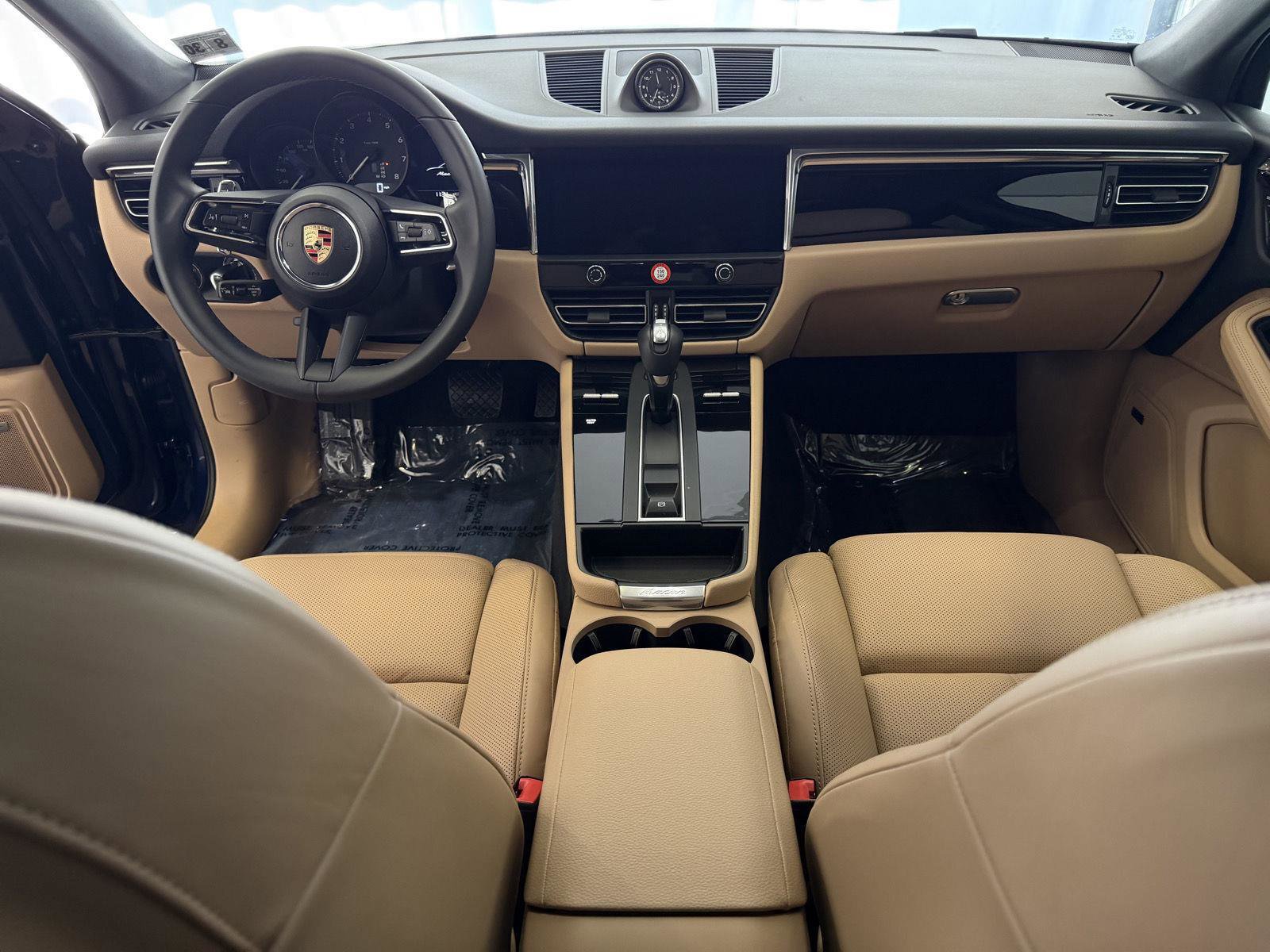 Certified 2025 Porsche Macan Turbo image 17