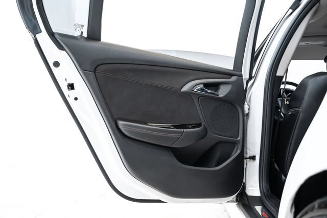 Used 2016 Chevrolet SS RWD image 18