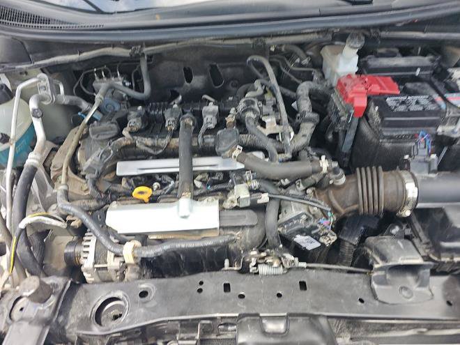 Used 2025 Nissan Versa SV FWD image 9