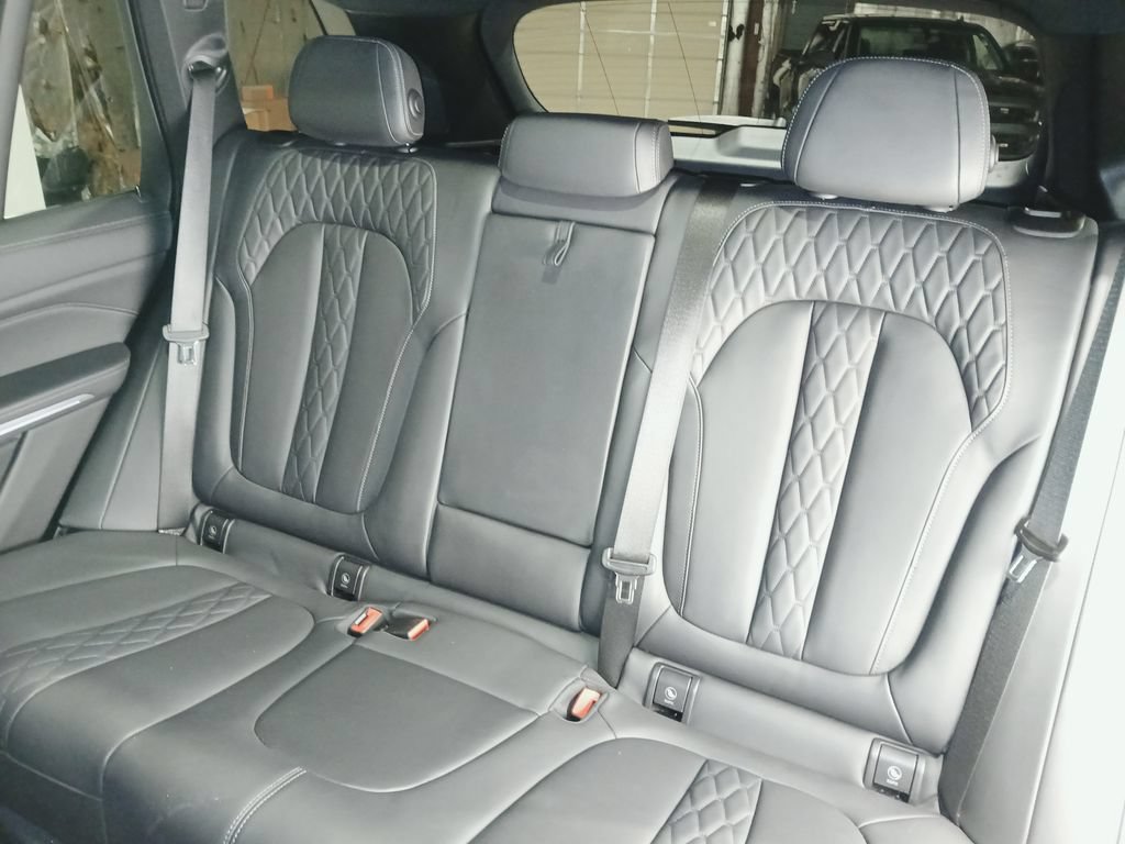 Used 2023 BMW X5 M50i AWD/4WD image 14
