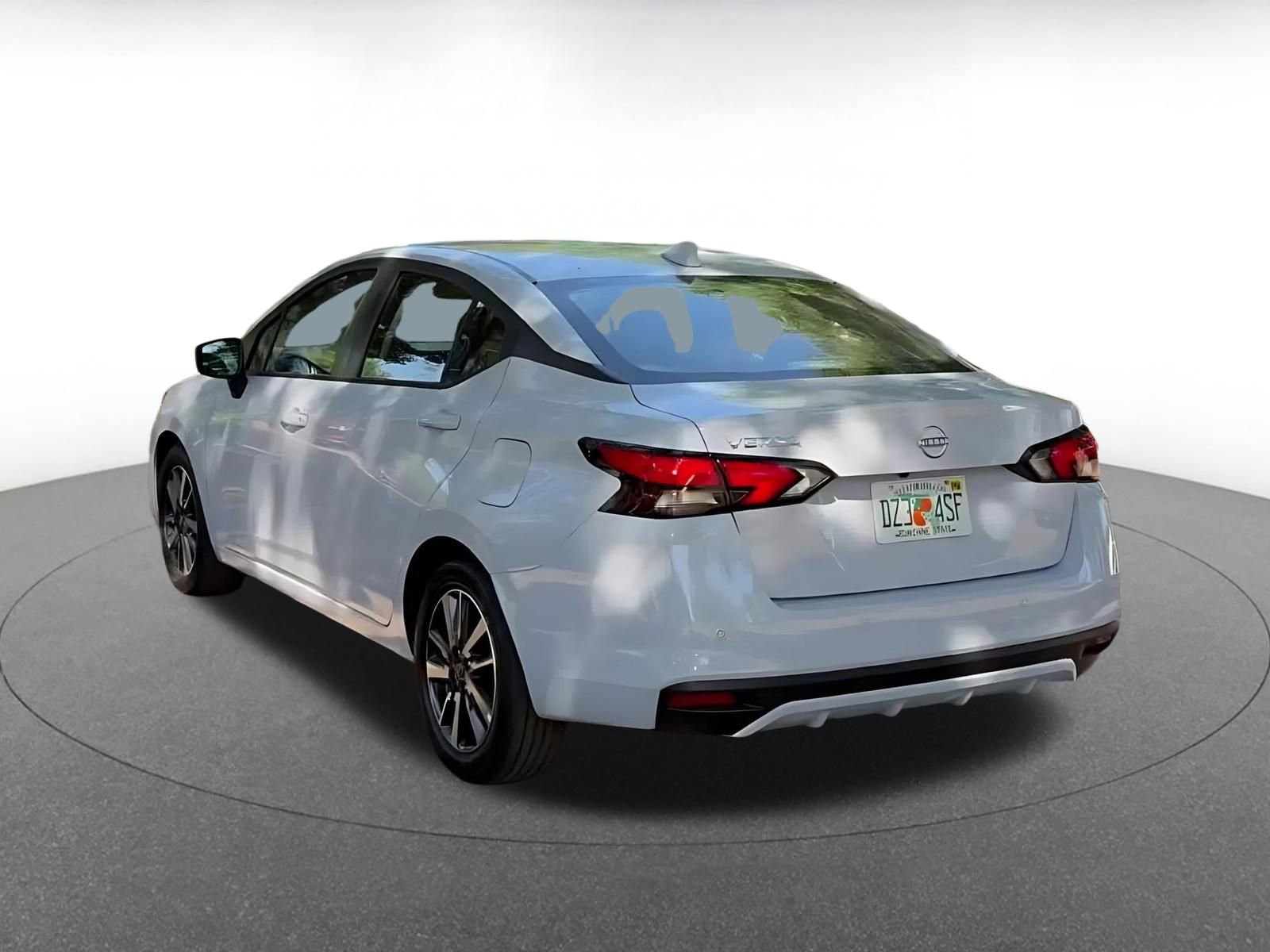 Used 2025 Nissan Versa SV FWD image 11