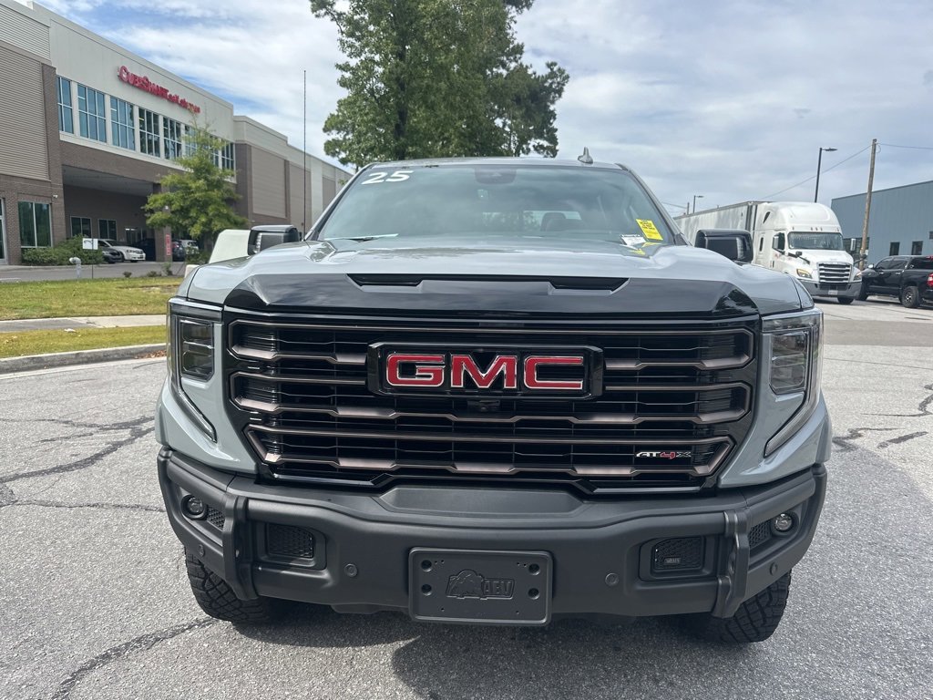 Used 2025 GMC Sierra 1500 AT4X image 1