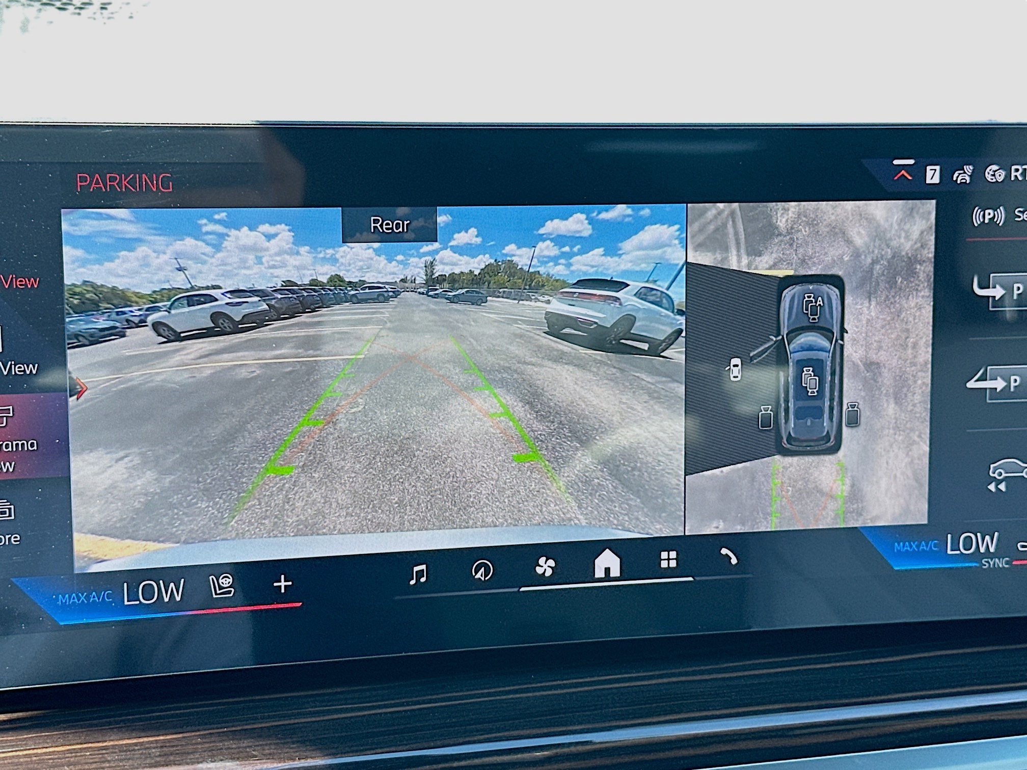 New 2026 BMW X7 xDrive40i w/ Premium Package image 12