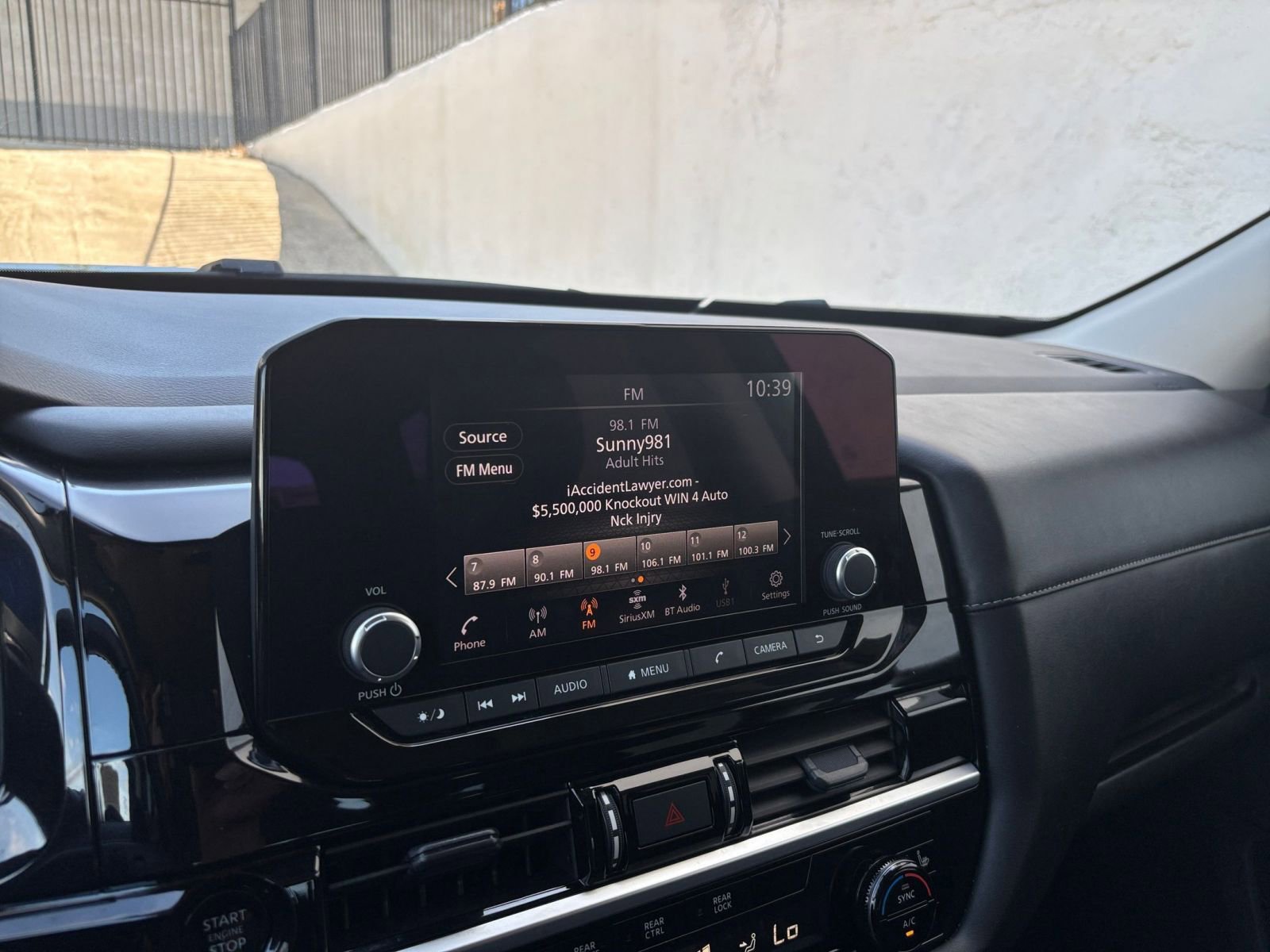 Used 2025 Nissan Pathfinder SV image 20