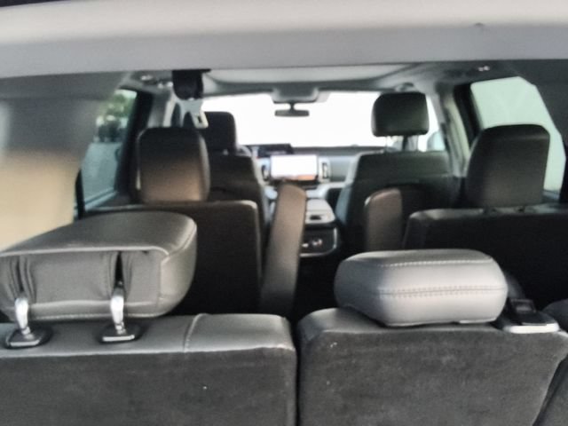Used 2025 Ford Expedition Active RWD image 17