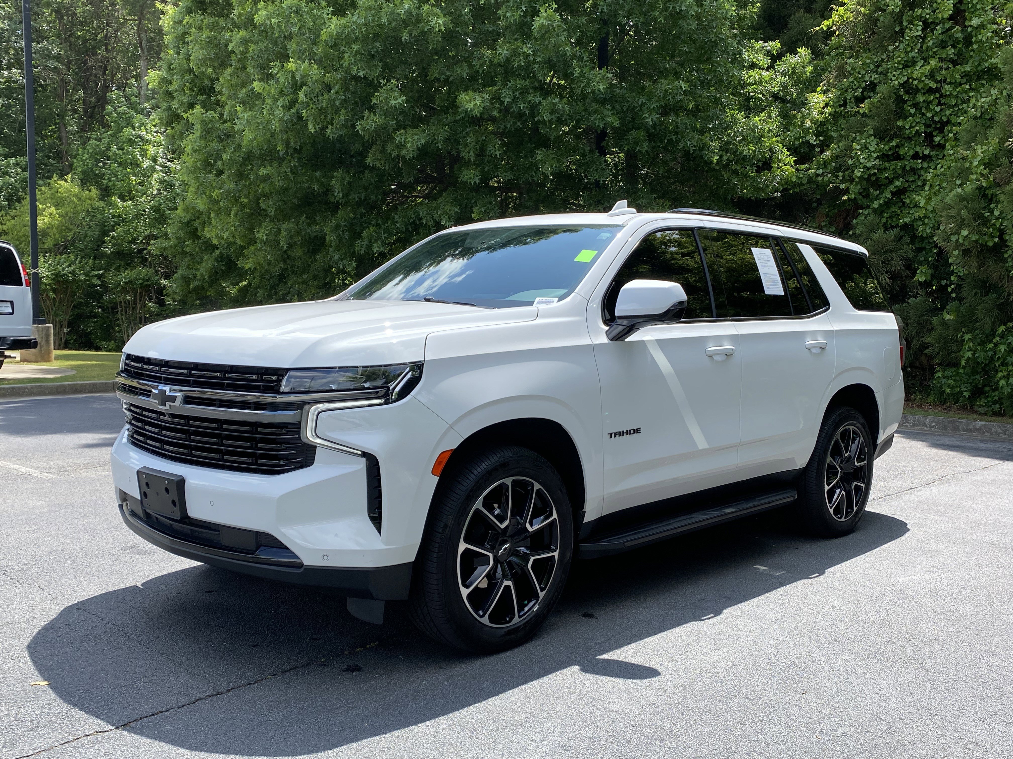 Used 2022 Chevrolet Tahoe RST w/ Luxury Package AWD/4WD image 5
