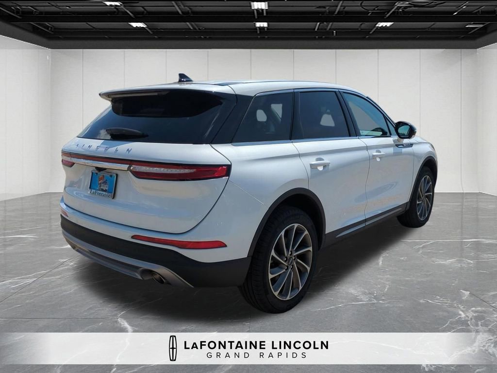 Certified 2024 Lincoln Corsair AWD w/ Equipment Group 101A image 5