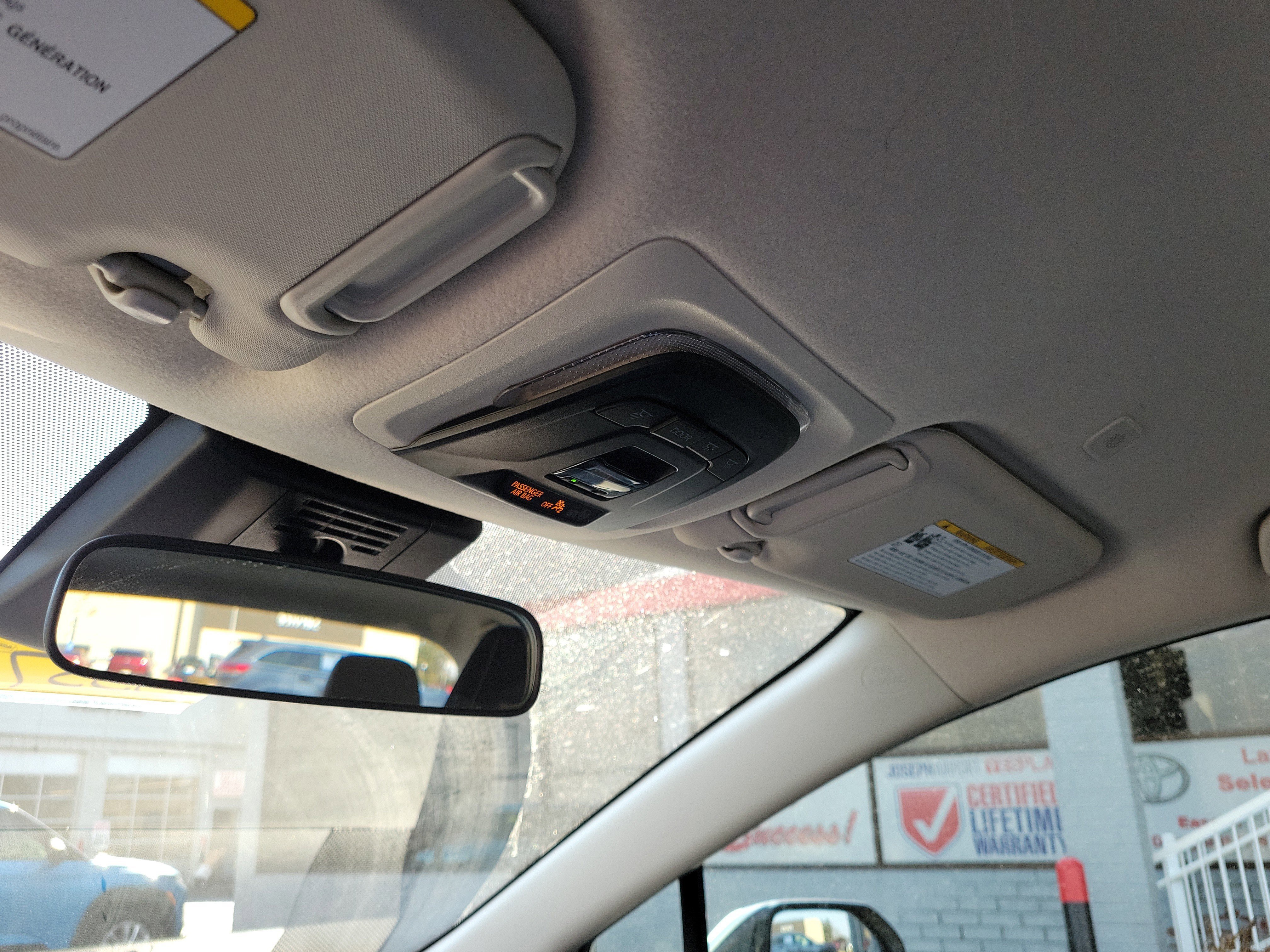 Used 2025 Toyota Corolla LE image 30