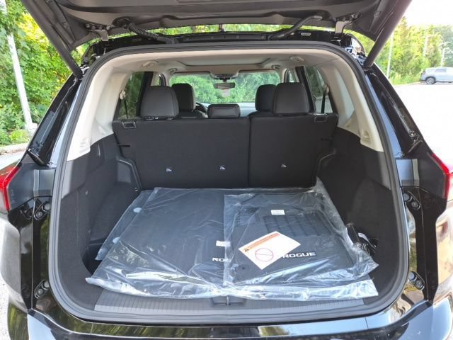 New 2026 Nissan Rogue Dark Armor AWD/4WD image 9