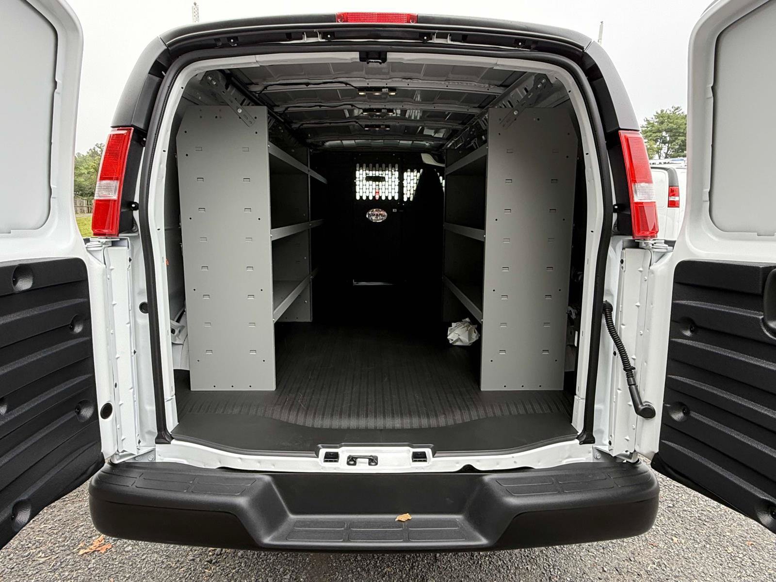 New 2025 Chevrolet Express 3500 Extended RWD image 18