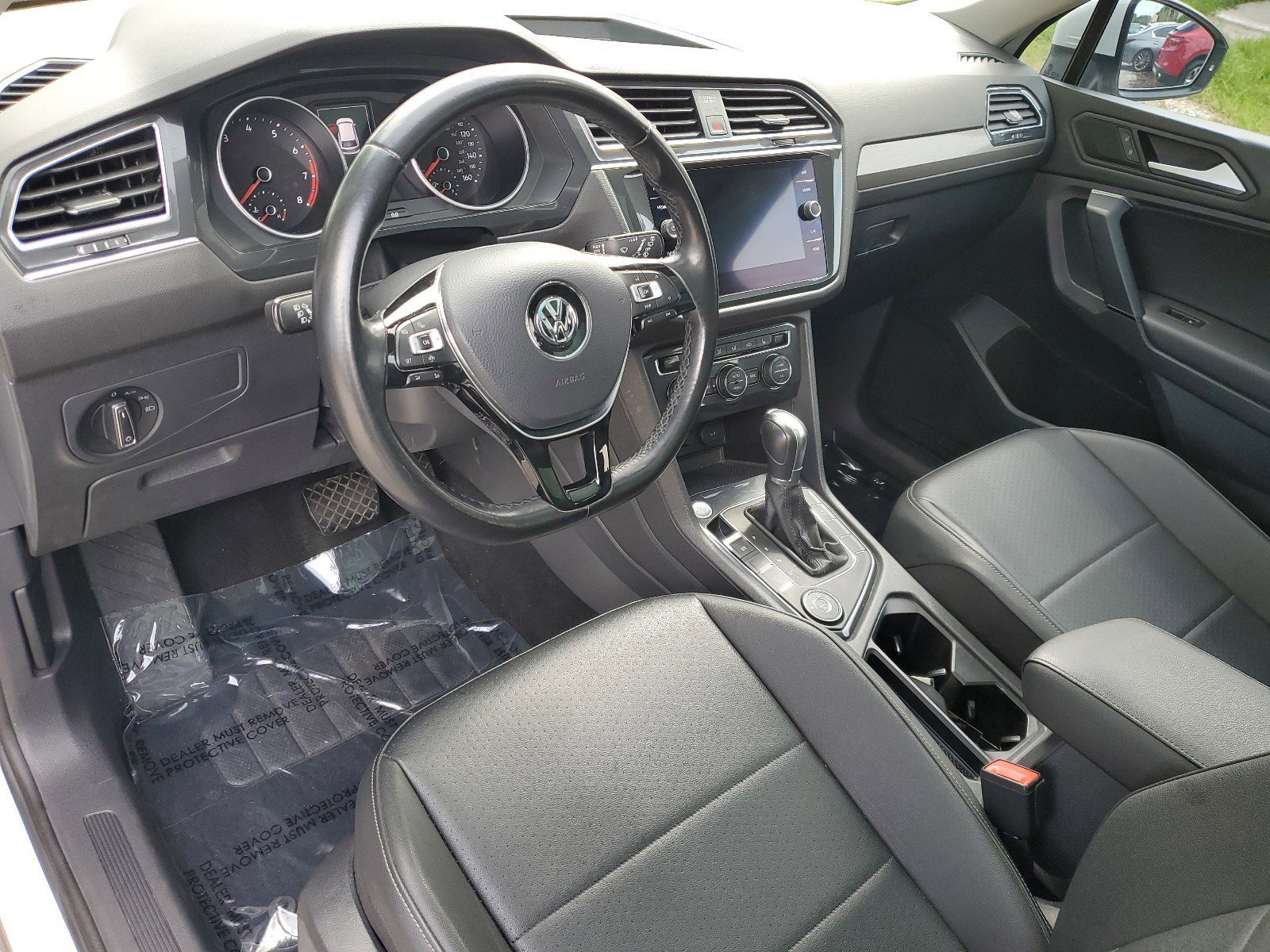 Used 2019 Volkswagen Tiguan SE w/ Panoramic Sunroof Package image 15