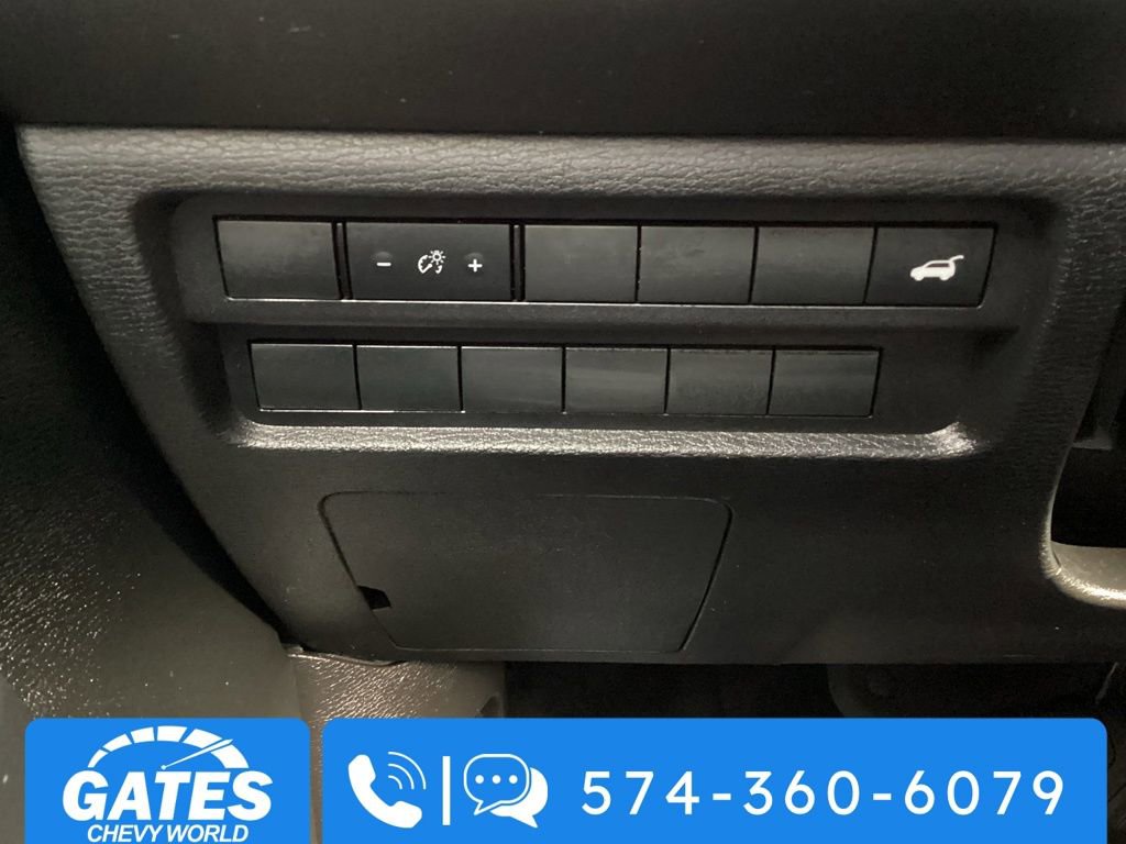 Used 2025 Mitsubishi Outlander SE image 27